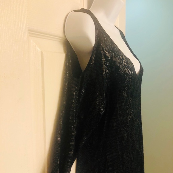 Cache Cold Shoulder Top - Picture 3 of 7